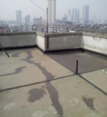 六盘水漏水维修 楼顶漏水是什么原因，楼顶漏水维修方法是什么?